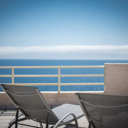 Cozy, Bright With Sunny Roof Terrace